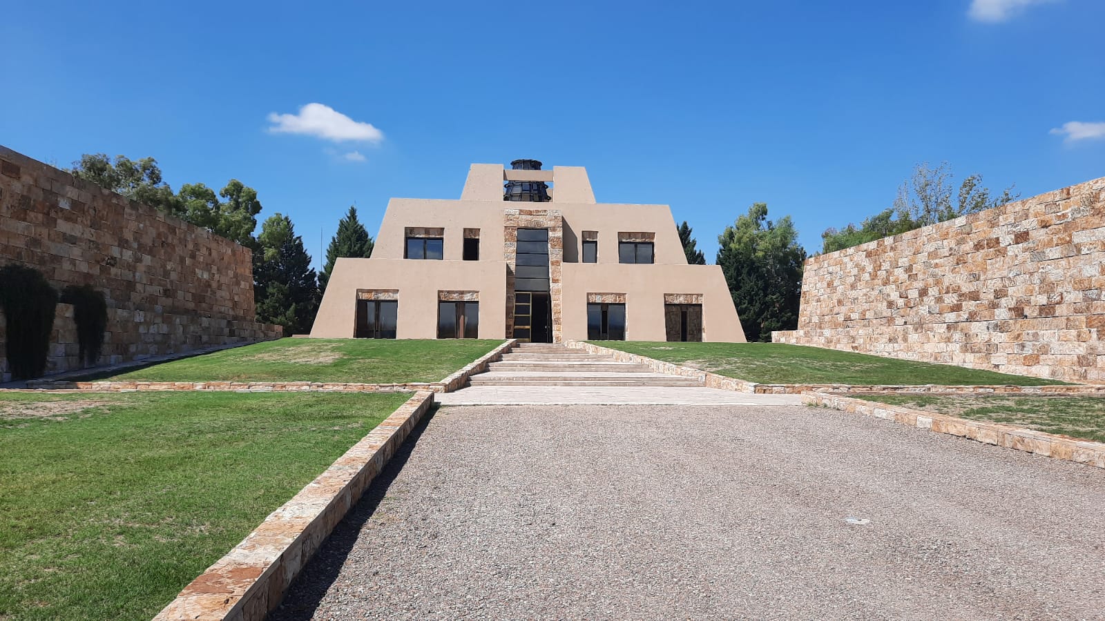 Tour en Bodega Catena Valle de Uco Mendoza – Degustación de vinos y experiencia vinícola